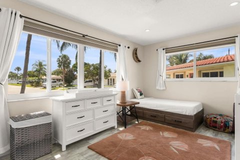 House in Lighthouse Point, Florida 4 bedrooms, 185.06 sq.m. № 2050047 - photo 21