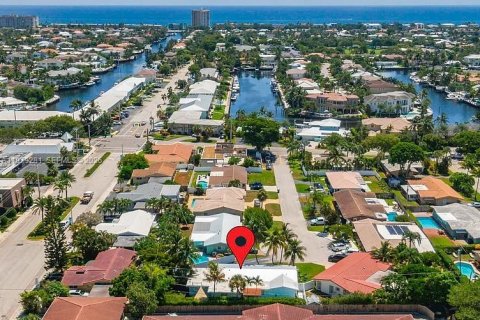 House in Lighthouse Point, Florida 4 bedrooms, 185.06 sq.m. № 2050047 - photo 5