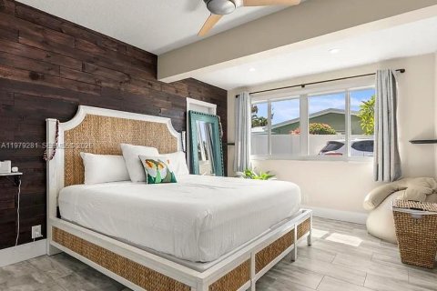 House in Lighthouse Point, Florida 4 bedrooms, 185.06 sq.m. № 2050047 - photo 2