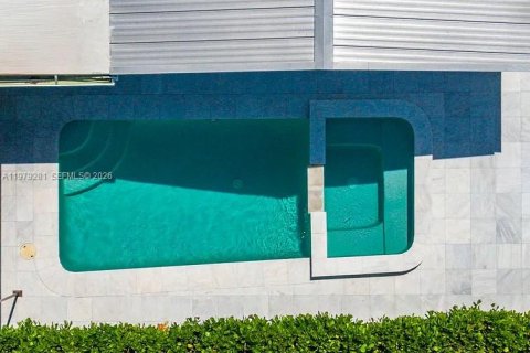 House in Lighthouse Point, Florida 4 bedrooms, 185.06 sq.m. № 2050047 - photo 19