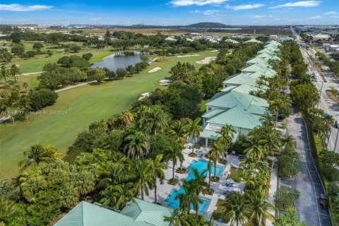 Copropriété à vendre à Doral, Floride: 1 chambre, 99.41 m2 № 1938331 - photo 4