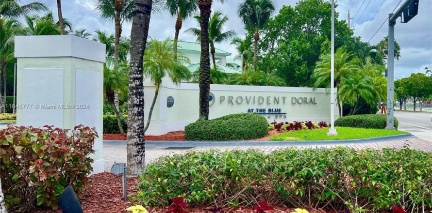 Condo à Doral, Floride, 1 chambre  № 1938331