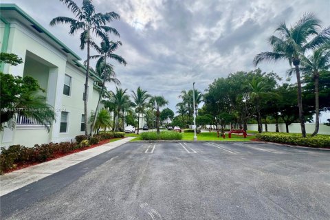 Copropriété à vendre à Doral, Floride: 1 chambre, 99.41 m2 № 1938331 - photo 19