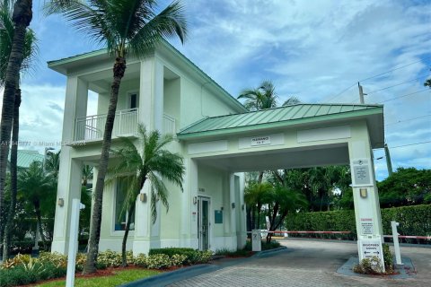 Copropriété à vendre à Doral, Floride: 1 chambre, 99.41 m2 № 1938331 - photo 2