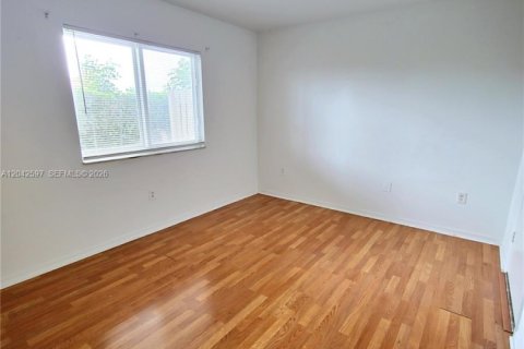 Condominio en venta en Homestead, Florida, 2 dormitorios, 85.47 m2 № 2168058 - foto 6