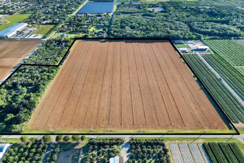 Commercial property in Homestead, Florida № 2245134 - photo 9