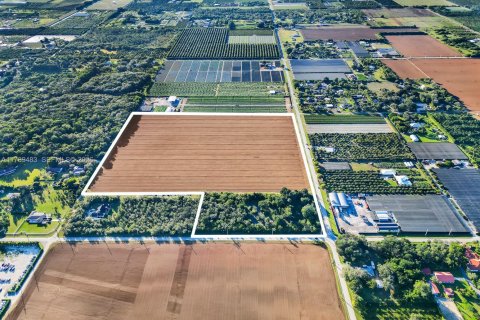 Commercial property in Homestead, Florida № 2245134 - photo 4