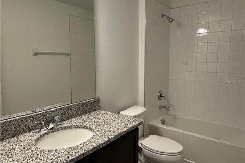 Townhouse in Winter Garden, Florida 3 bedrooms, 159.79 sq.m. № 2167016 - photo 17