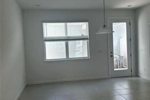 Townhouse in Winter Garden, Florida 3 bedrooms, 159.79 sq.m. № 2167016 - photo 3