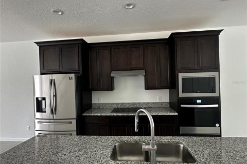 Townhouse in Winter Garden, Florida 3 bedrooms, 159.79 sq.m. № 2167016 - photo 4