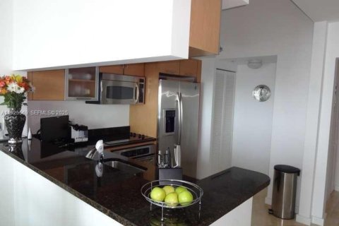 Condo in Miami, Florida, 3 bedrooms № 1984044 - photo 4