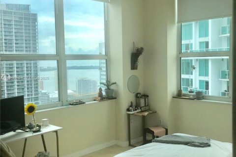 Condo in Miami, Florida, 3 bedrooms № 1984044 - photo 12