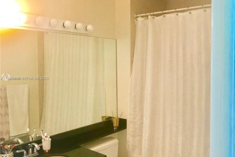 Condo in Miami, Florida, 3 bedrooms № 1984044 - photo 10