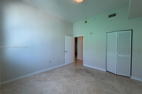Condo in Miami, Florida, 3 bedrooms № 1984044 - photo 16