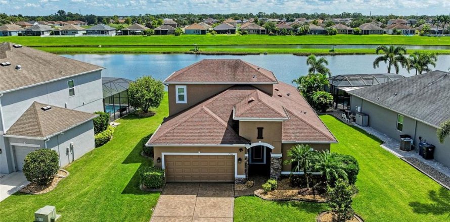 Villa ou maison à Parrish, Floride 4 chambres, 221.57 m2 № 1905423