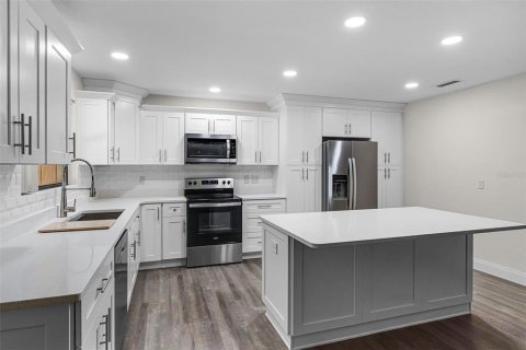 Casa en alquiler en Apopka, Florida, 5 dormitorios, 249.91 m2 № 1886713 - foto 12