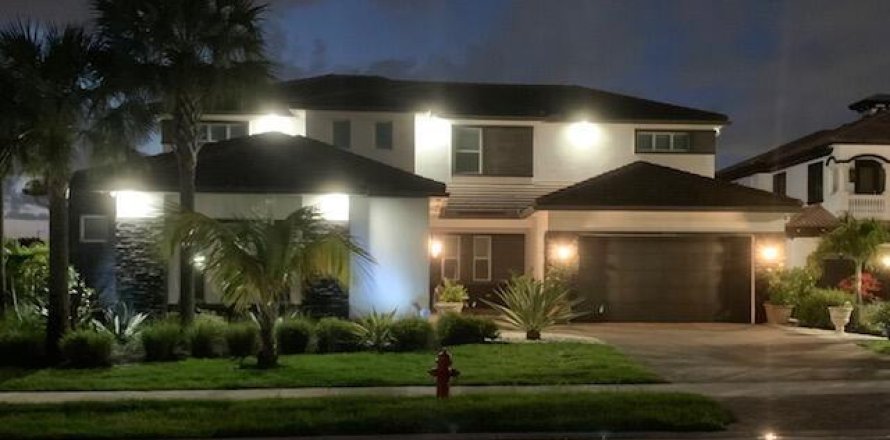 House in Boynton Beach, Florida 6 bedrooms, 437.29 sq.m. № 1209287