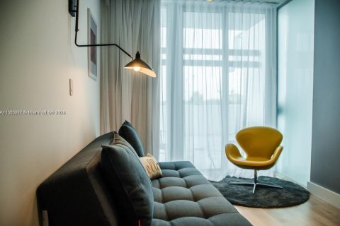 Hôtel, hôtellerie à vendre à Miami Beach, Floride: 1 chambre, 46.64 m2 № 1985044 - photo 8