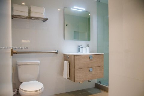 Hôtel, hôtellerie à vendre à Miami Beach, Floride: 1 chambre, 46.64 m2 № 1985044 - photo 7