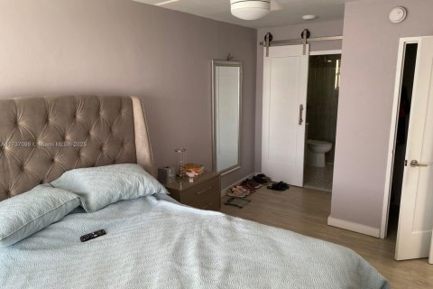 Condo in Sunny Isles Beach, Florida, 1 bedroom  № 1977664 - photo 10