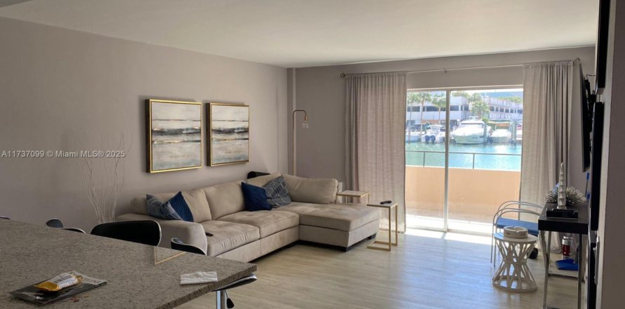Condo in Sunny Isles Beach, Florida, 1 bedroom  № 1977664