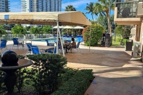 Condo in Sunny Isles Beach, Florida, 1 bedroom  № 1977664 - photo 6