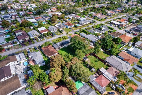 Casa en alquiler en Miami, Florida, 3 dormitorios, 144 m2 № 2039848 - foto 20