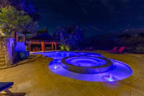 House in Longboat Key, Florida 6 bedrooms, 595.32 sq.m. № 761688 - photo 8