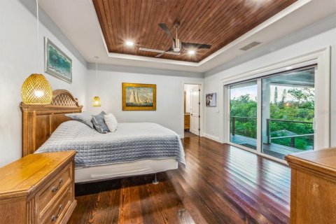 House in Longboat Key, Florida 6 bedrooms, 595.32 sq.m. № 761688 - photo 23