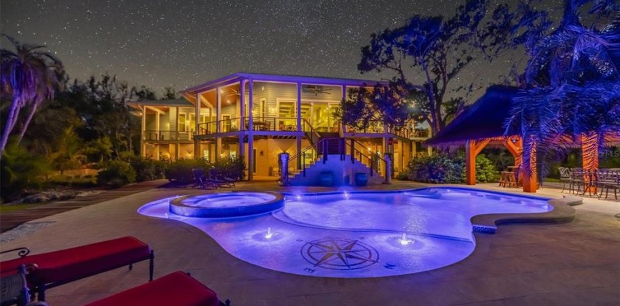 House in Longboat Key, Florida 6 bedrooms, 595.32 sq.m. № 761688