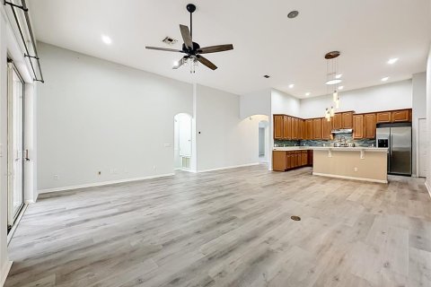 Villa ou maison à vendre à Apopka, Floride: 4 chambres, 240.52 m2 № 2223602 - photo 8