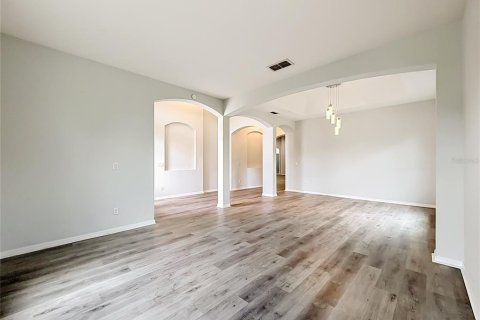 Villa ou maison à vendre à Apopka, Floride: 4 chambres, 240.52 m2 № 2223602 - photo 12