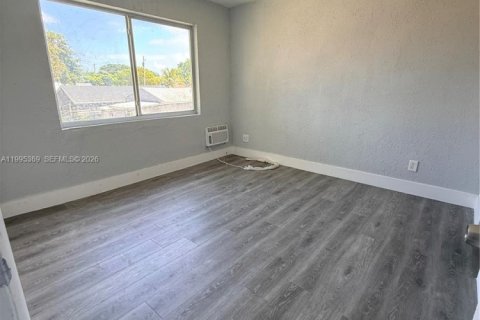 Villa ou maison à louer à Miami, Floride: 1 chambre, 55.74 m2 № 2063714 - photo 6