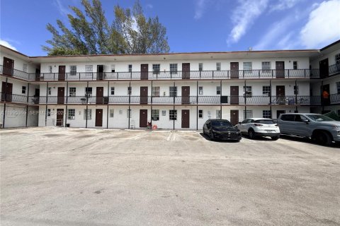 Villa ou maison à Miami, Floride 1 chambre, 55.74 m2 № 2063714