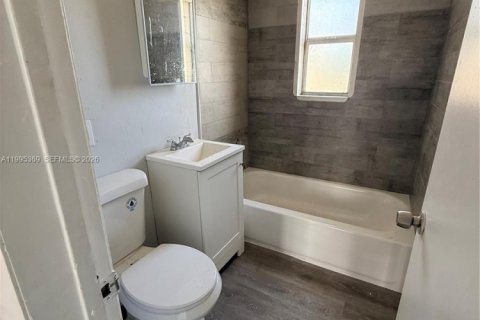 Villa ou maison à louer à Miami, Floride: 1 chambre, 55.74 m2 № 2063714 - photo 5