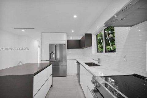 Casa en venta en Hollywood, Florida, 3 dormitorios, 123.75 m2 № 1984130 - foto 29