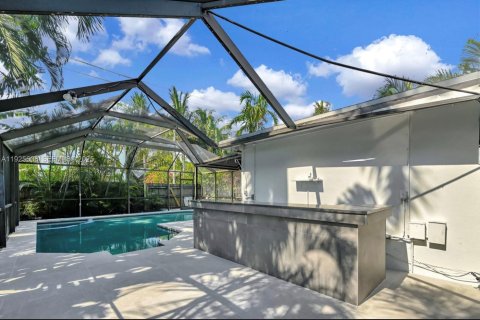 Casa en venta en Hollywood, Florida, 3 dormitorios, 123.75 m2 № 1984130 - foto 2