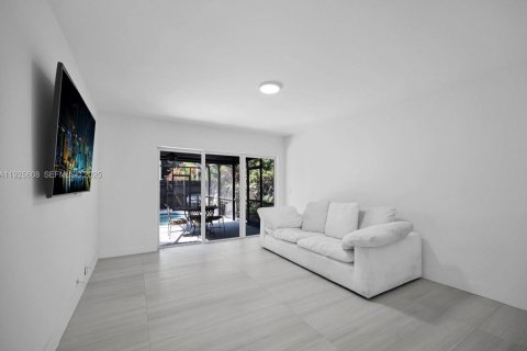 Casa en venta en Hollywood, Florida, 3 dormitorios, 123.75 m2 № 1984130 - foto 23