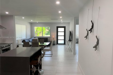 Casa en venta en Hollywood, Florida, 3 dormitorios, 123.75 m2 № 1984130 - foto 4
