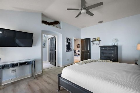 House in The Villages, Florida 3 bedrooms, 232.63 sq.m. № 1915585 - photo 14