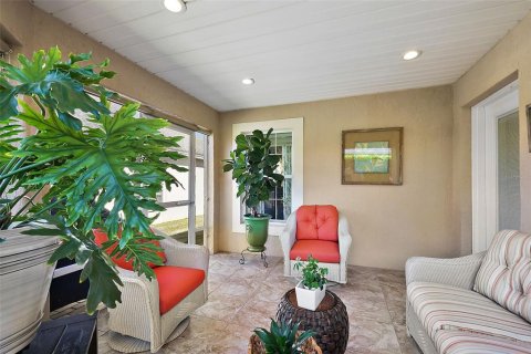 House in The Villages, Florida 3 bedrooms, 232.63 sq.m. № 1915585 - photo 29