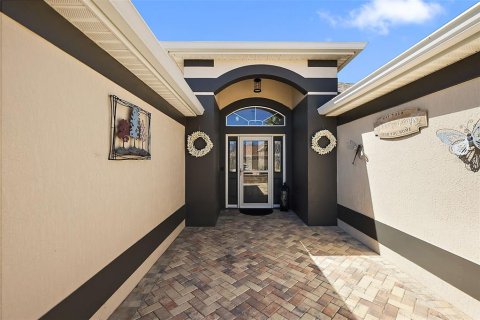 House in The Villages, Florida 3 bedrooms, 232.63 sq.m. № 1915585 - photo 3