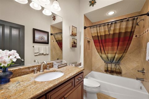 House in The Villages, Florida 3 bedrooms, 232.63 sq.m. № 1915585 - photo 19