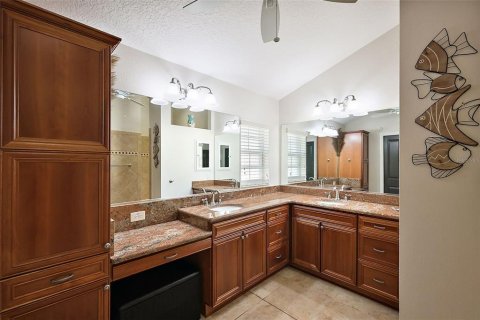 House in The Villages, Florida 3 bedrooms, 232.63 sq.m. № 1915585 - photo 15