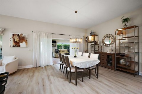 House in The Villages, Florida 3 bedrooms, 232.63 sq.m. № 1915585 - photo 10