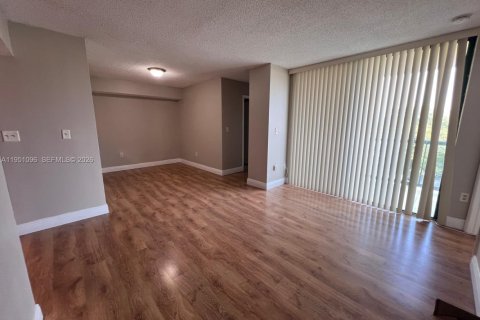 Appartement à louer à Miami, Floride: 2 chambres, 83.43 m2 № 2009224 - photo 6