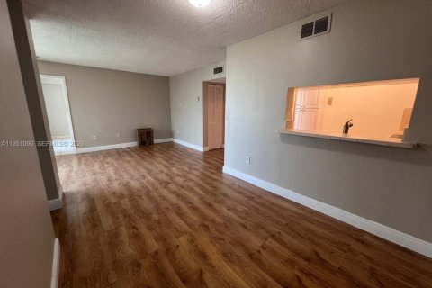 Appartement à louer à Miami, Floride: 2 chambres, 83.43 m2 № 2009224 - photo 8