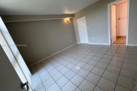 Appartement à louer à Miami, Floride: 2 chambres, 83.43 m2 № 2009224 - photo 16