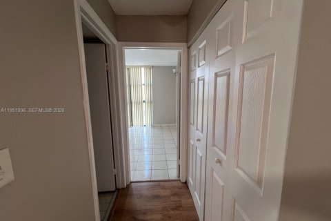 Appartement à louer à Miami, Floride: 2 chambres, 83.43 m2 № 2009224 - photo 11