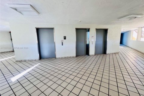 Appartement à louer à Miami, Floride: 2 chambres, 83.43 m2 № 2009224 - photo 4